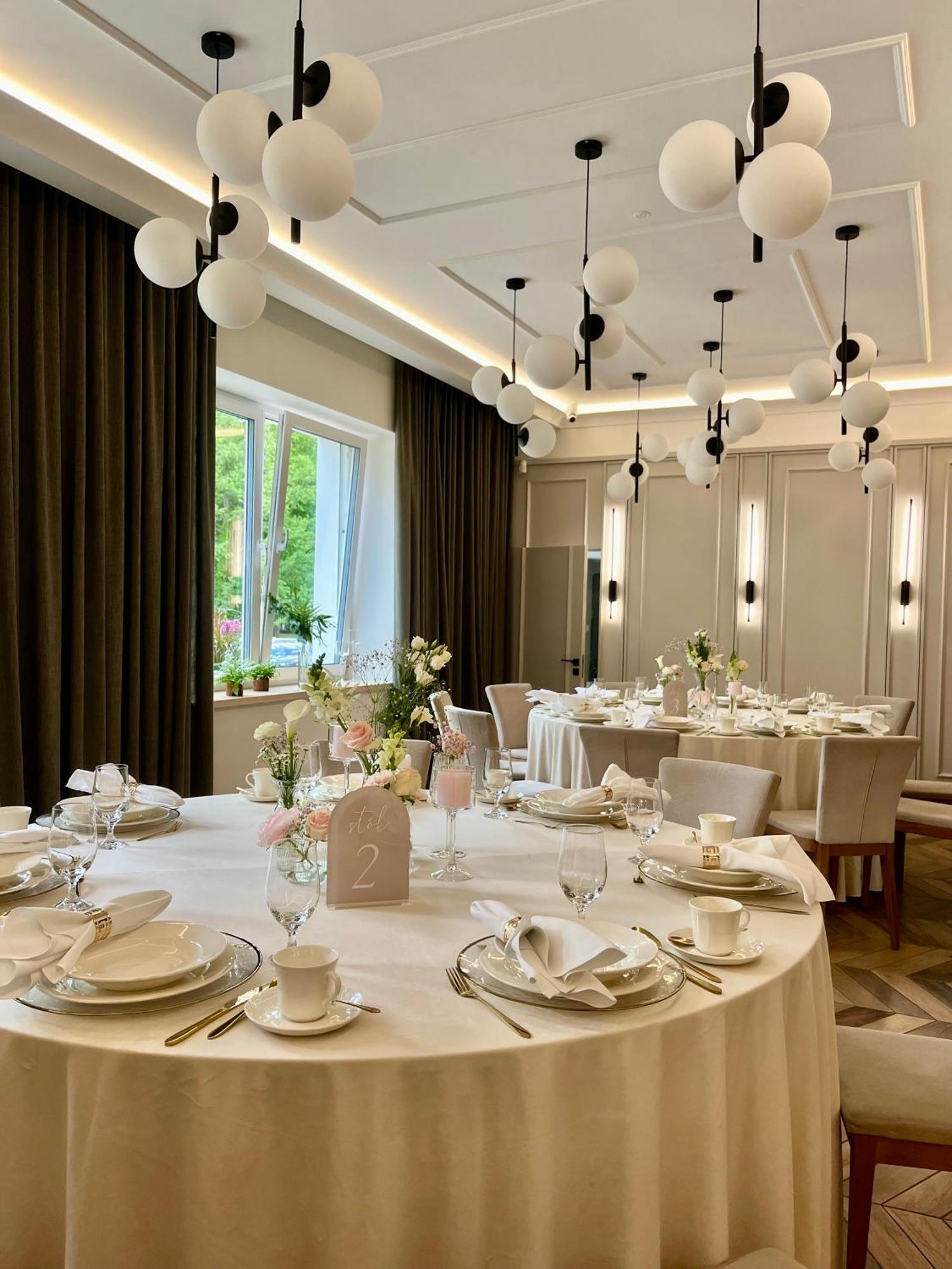 Hotel Toscania Wloszakowice Exterior photo